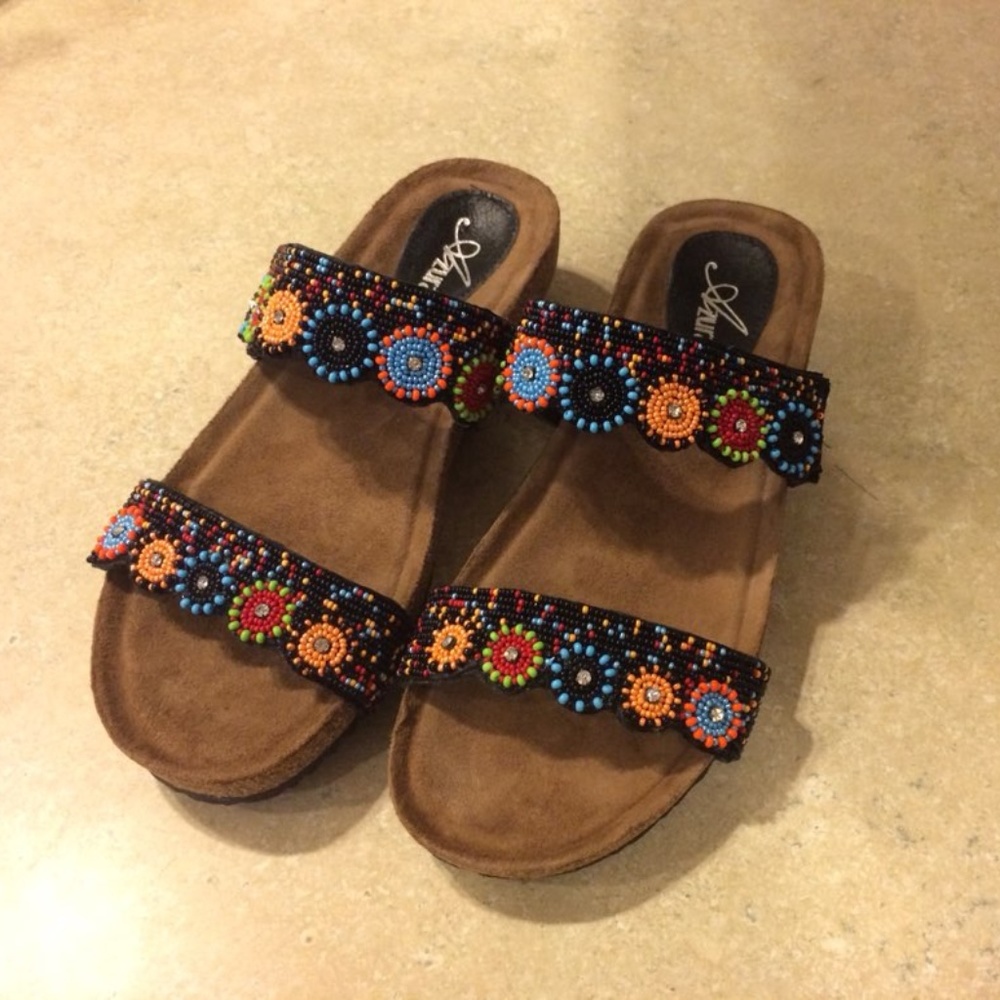 Azura Size 38 Beaded Sandals